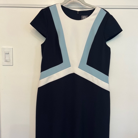 Vince Camuto Crepe Colorblock shift dress - Picture 3 of 5